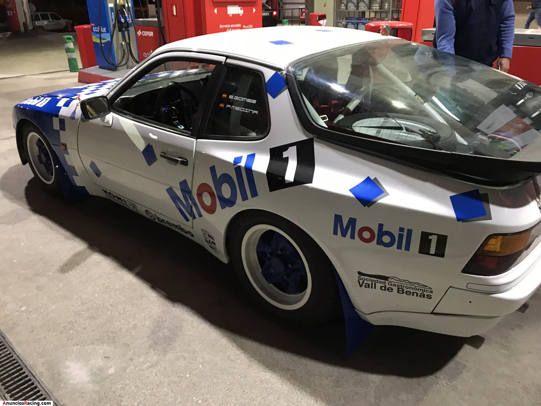 Porsche 944