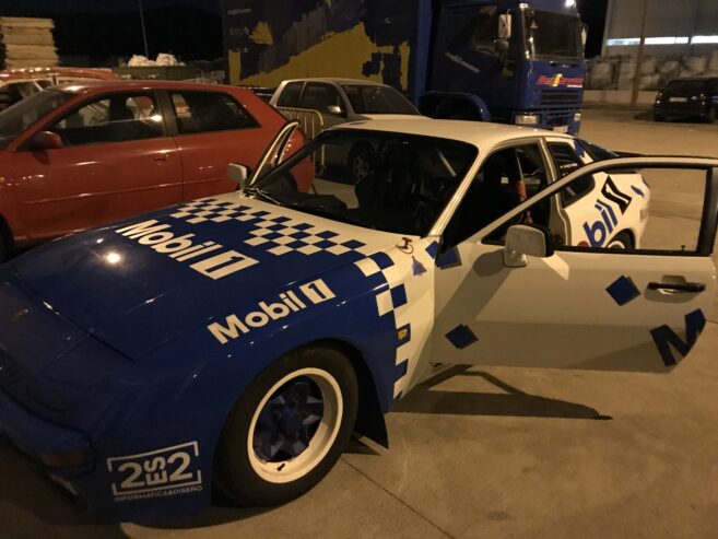 Porsche 944
