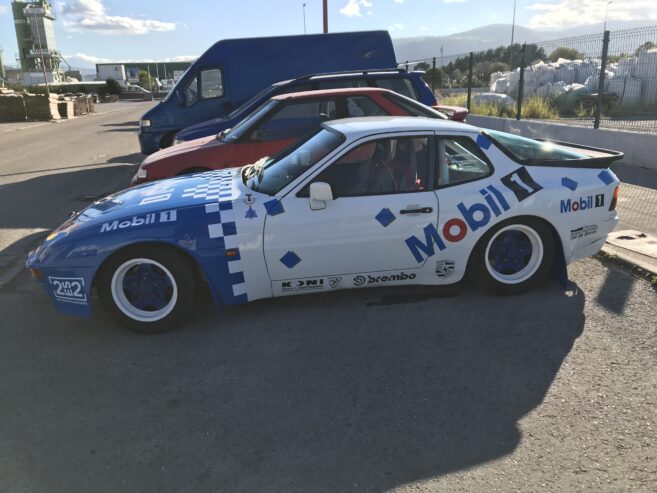 Porsche 944